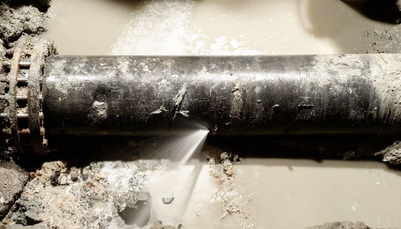 5 Signs of a Damaged Water Line - Rental Resources